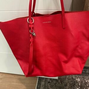 Alexander McQueen leather skull tote bag in red